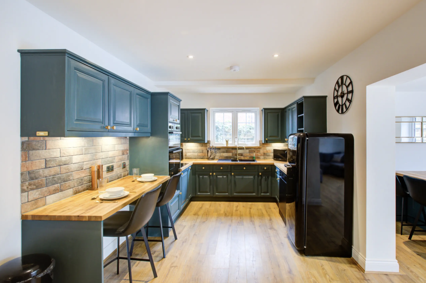 Large 4 Bedroom House